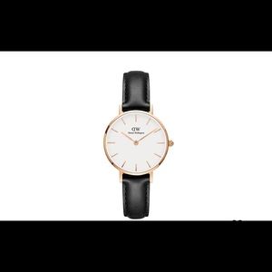 New. Authentic. Daniel Wellington
Petite Sheffield 28MM Leather Watch